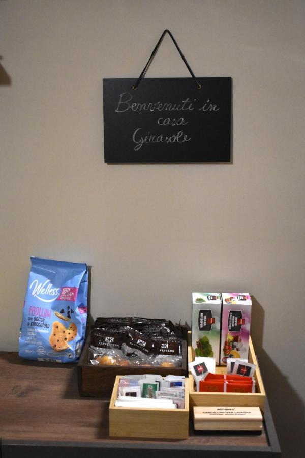 Casa Vacanze Oikia - Room Girasole ナポリ エクステリア 写真