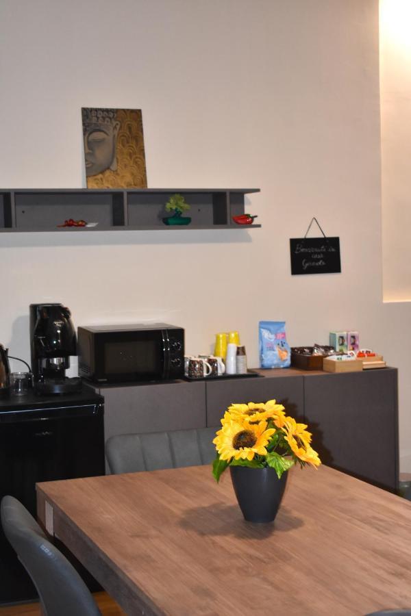 Casa Vacanze Oikia - Room Girasole ナポリ エクステリア 写真