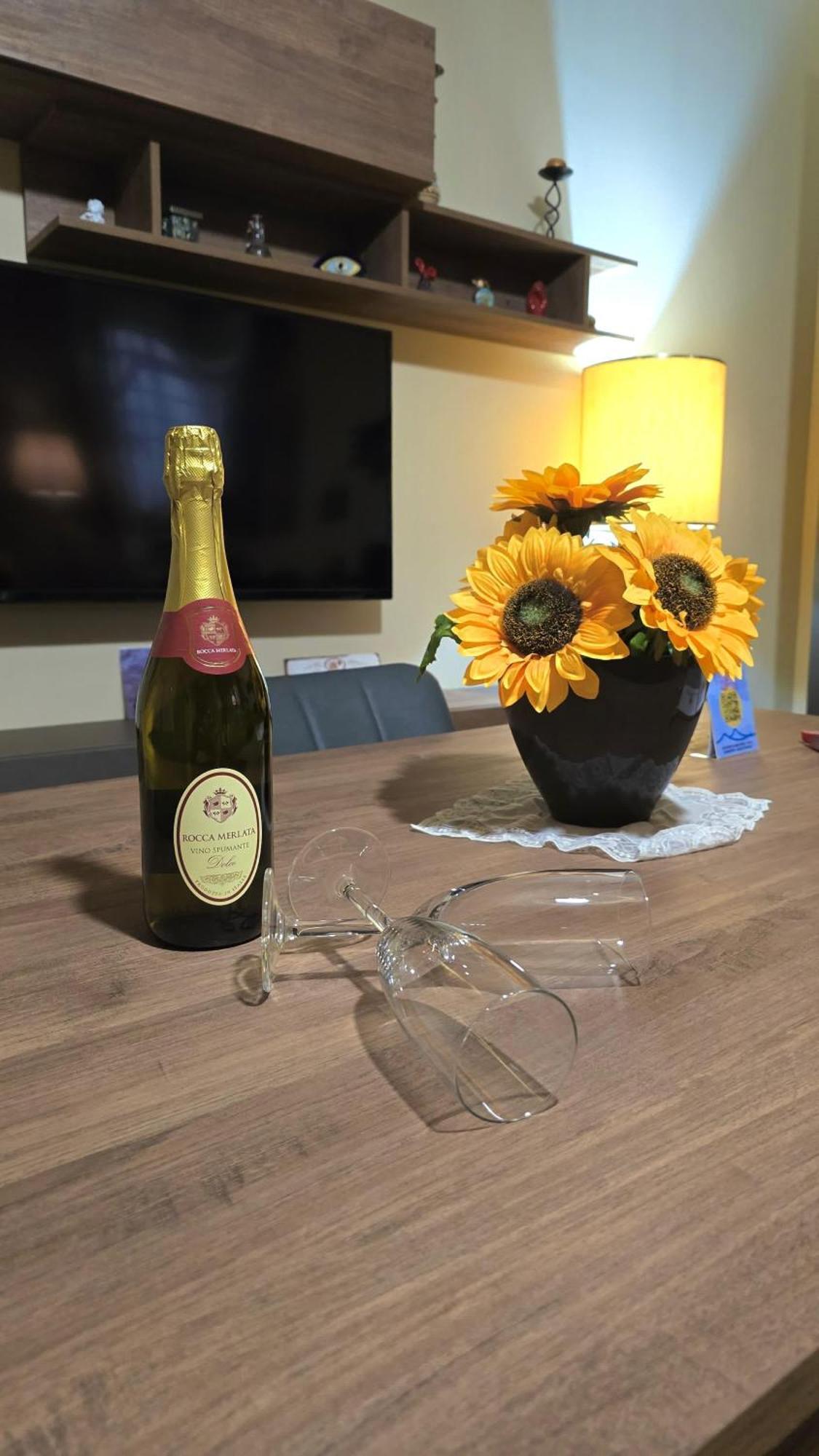 Casa Vacanze Oikia - Room Girasole ナポリ エクステリア 写真